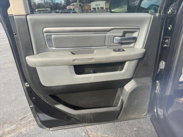 2019 Ram 1500 Classic Lone Star Crew Cab 4x4 5'7" Box
