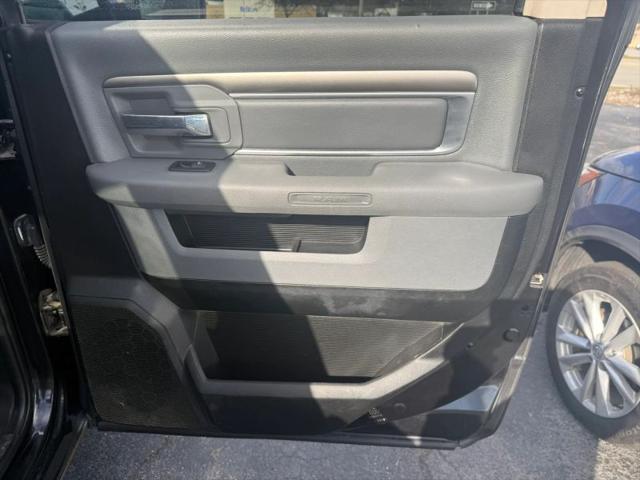 2019 Ram 1500 Classic Lone Star Crew Cab 4x4 5'7" Box