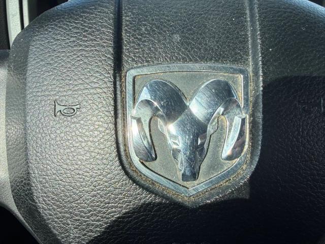2019 Ram 1500 Classic Lone Star Crew Cab 4x4 5'7" Box