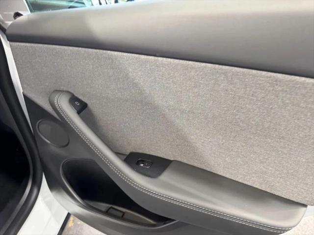 2026 Tesla Model Y Premium Rear-Wheel Drive