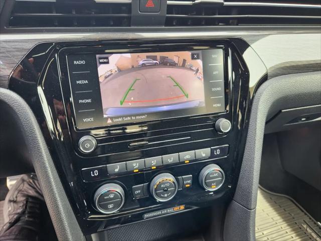 2021 Volkswagen Passat 2.0T R-Line