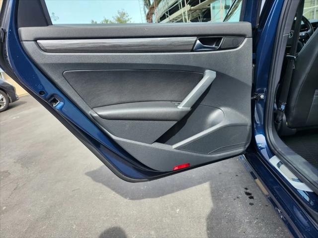 2021 Volkswagen Passat 2.0T R-Line