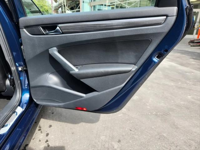 2021 Volkswagen Passat 2.0T R-Line