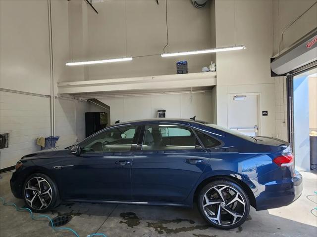2021 Volkswagen Passat 2.0T R-Line