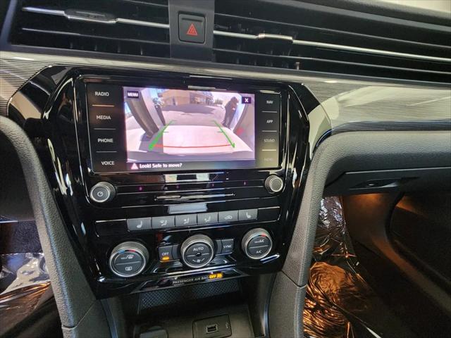 2021 Volkswagen Passat 2.0T R-Line