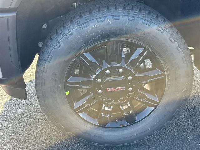 2026 GMC Sierra 2500HD Crew Cab, Standard Bed, AT4, 4WD