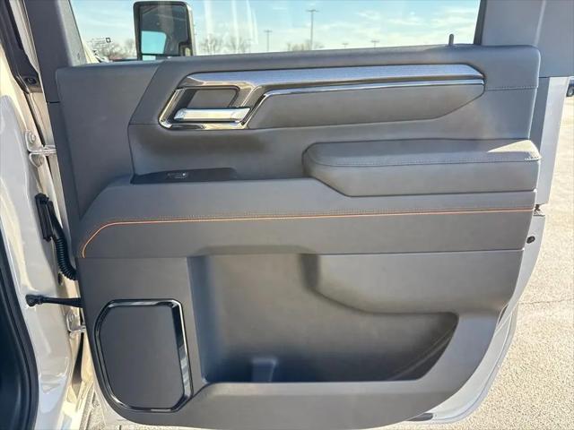 2026 GMC Sierra 2500HD Crew Cab, Standard Bed, AT4, 4WD