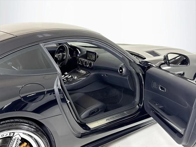2017 Mercedes-Benz AMG GT Standard