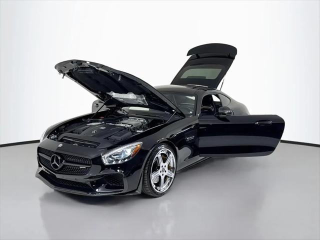 2017 Mercedes-Benz AMG GT Standard