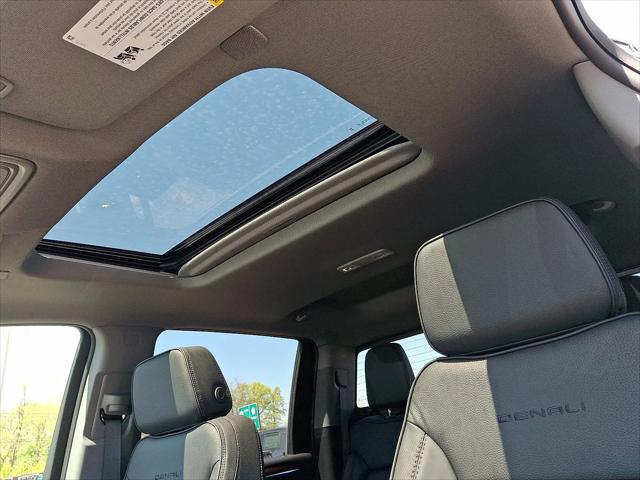 2026 GMC Sierra 2500HD Crew Cab, Standard Bed, Denali, 4WD