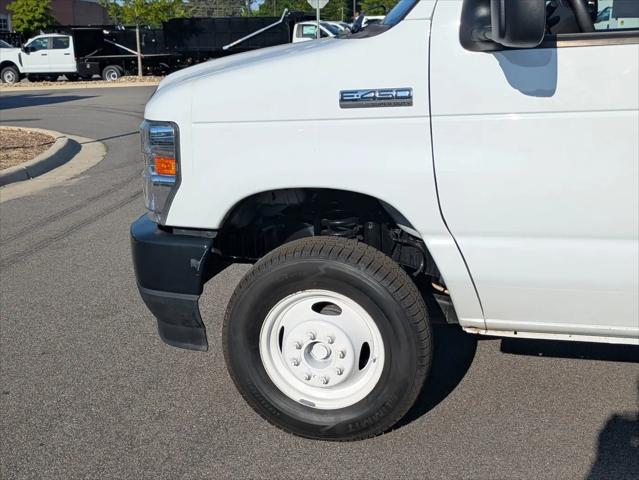 2024 Ford E-450 Cutaway Base
