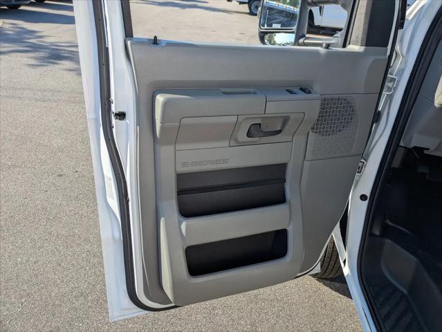 2024 Ford E-450 Cutaway Base