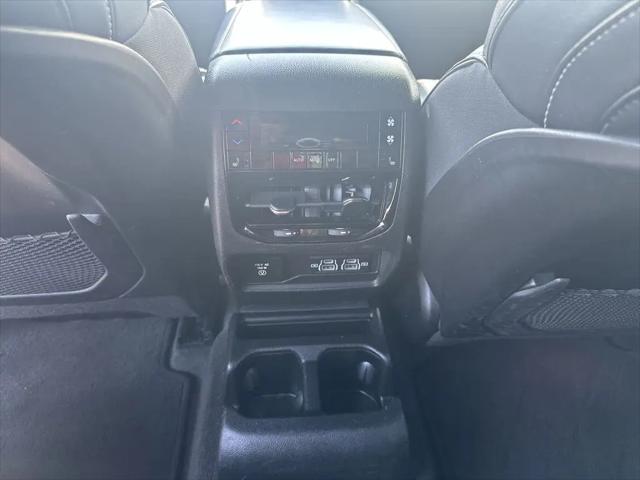 2022 Jeep Grand Cherokee L Overland 4x2