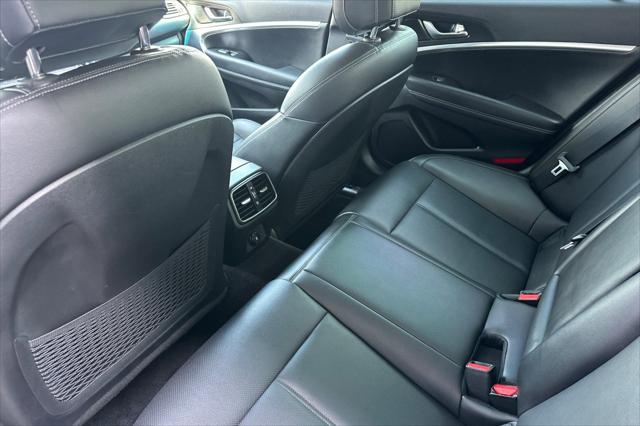 2022 Genesis G70 2.0T RWD