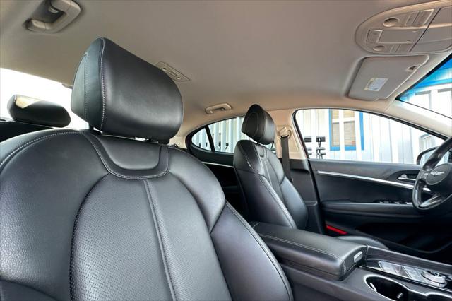 2022 Genesis G70 2.0T RWD