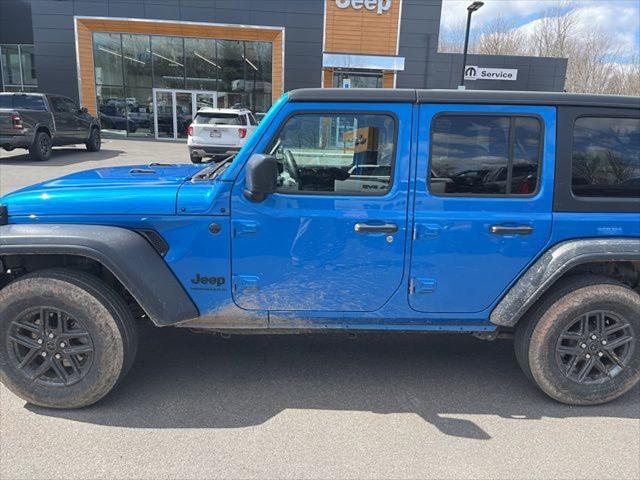2025 Jeep Wrangler 4-Door Summit 4x4
