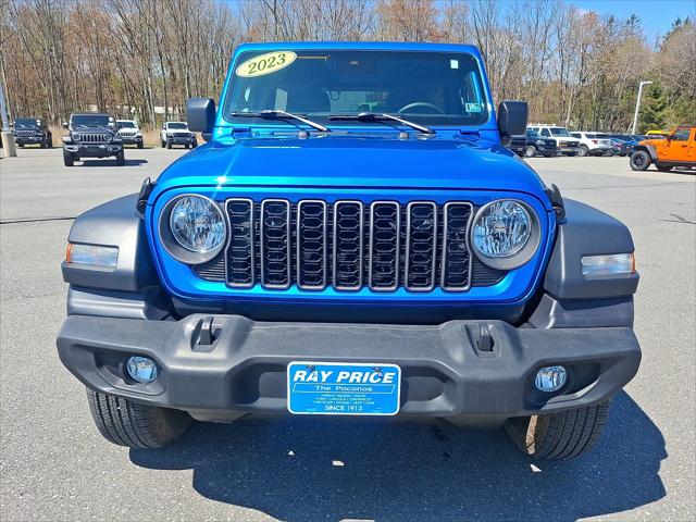 2025 Jeep Wrangler 4-Door Summit 4x4 2025 Jeep Wrangler 4-Door Summit 4x4