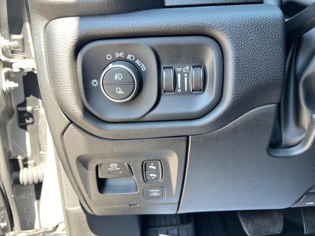 2025 Ram 1500 Big Horn Crew Cab 4x4 5'7" Box