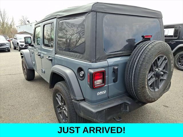 2025 Jeep Wrangler 4-Door Summit 4x4