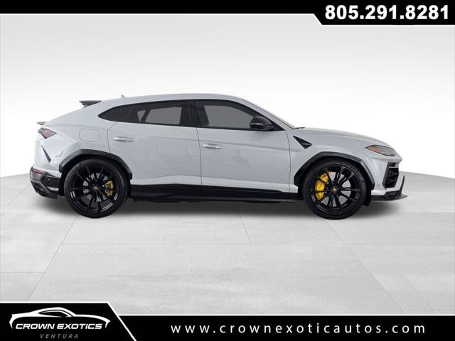 2022 Lamborghini Urus Base