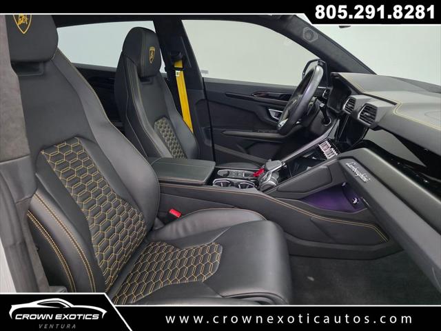 2022 Lamborghini Urus Base