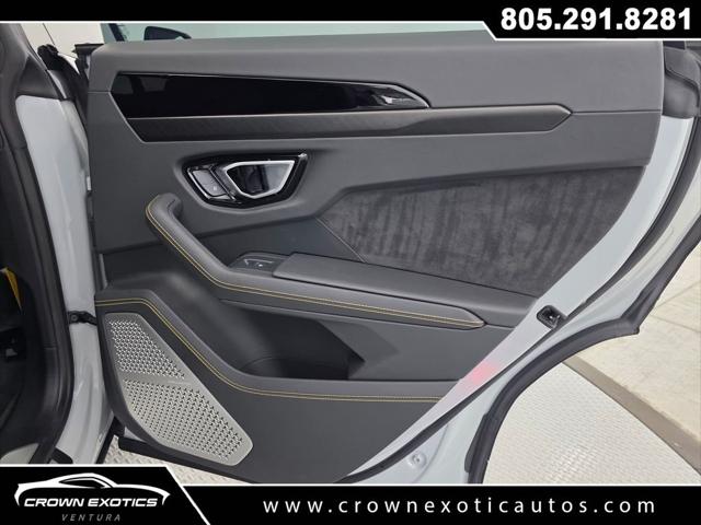 2022 Lamborghini Urus Base