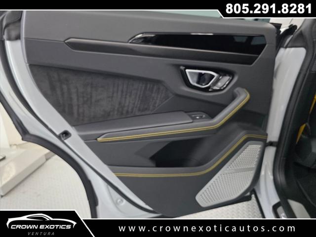 2022 Lamborghini Urus Base