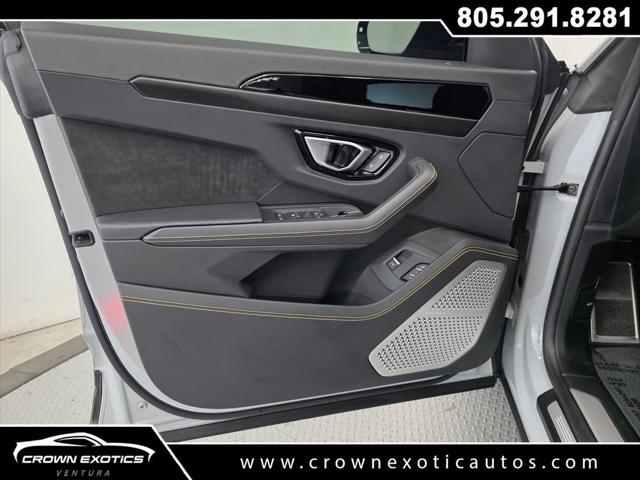 2022 Lamborghini Urus Base
