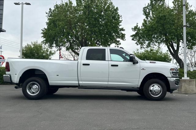 2026 RAM Ram 3500 RAM 3500 TRADESMAN CREW CAB 4X4 8 BOX