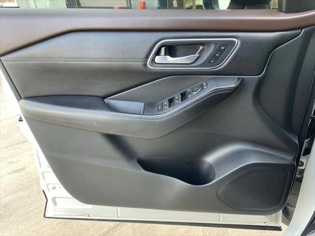 2023 Nissan Rogue Platinum FWD
