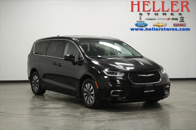 2023 Chrysler Pacifica Hybrid Touring L for sale in Pontiac, IL