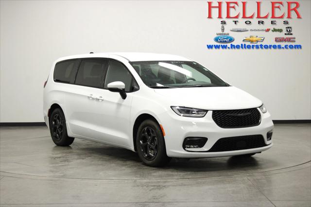 2023 Chrysler Pacifica Hybrid Touring L for sale in Pontiac, IL