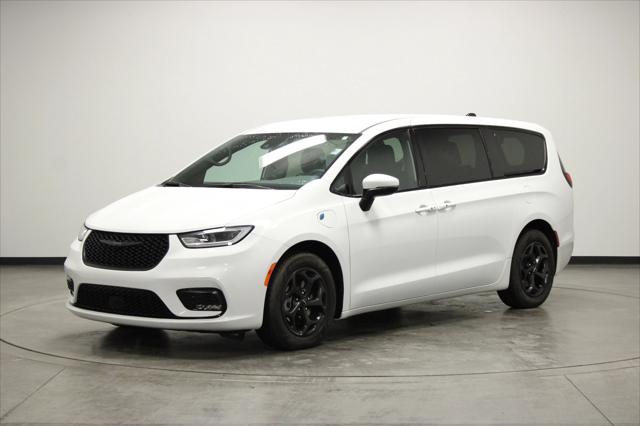2023 Chrysler Pacifica Hybrid Touring L
