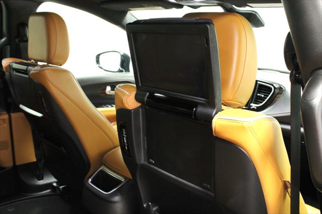 2023 Chrysler Pacifica Hybrid Pinnacle