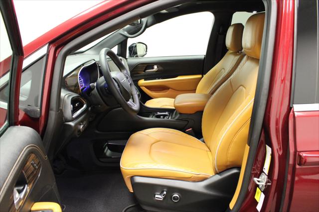 2023 Chrysler Pacifica Hybrid Pinnacle