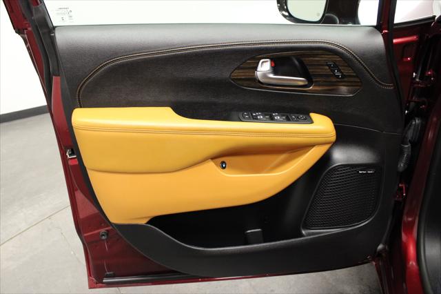 2023 Chrysler Pacifica Hybrid Pinnacle