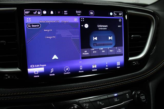 2023 Chrysler Pacifica Hybrid Pinnacle