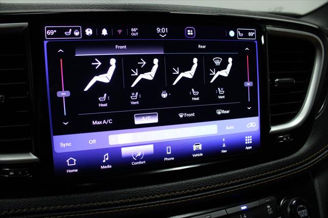 2023 Chrysler Pacifica Hybrid Pinnacle
