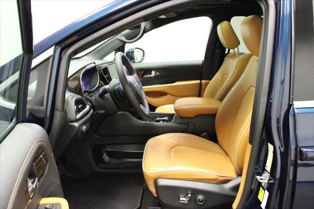 2022 Chrysler Pacifica Hybrid Pinnacle