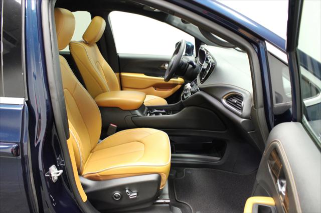 2022 Chrysler Pacifica Hybrid Pinnacle
