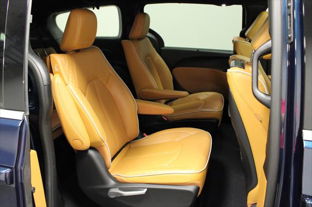 2022 Chrysler Pacifica Hybrid Pinnacle