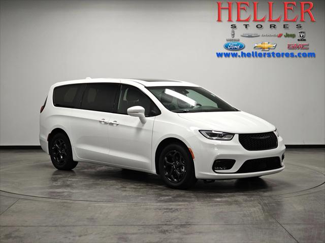 2022 Chrysler Pacifica Hybrid Limited for sale in Pontiac, IL