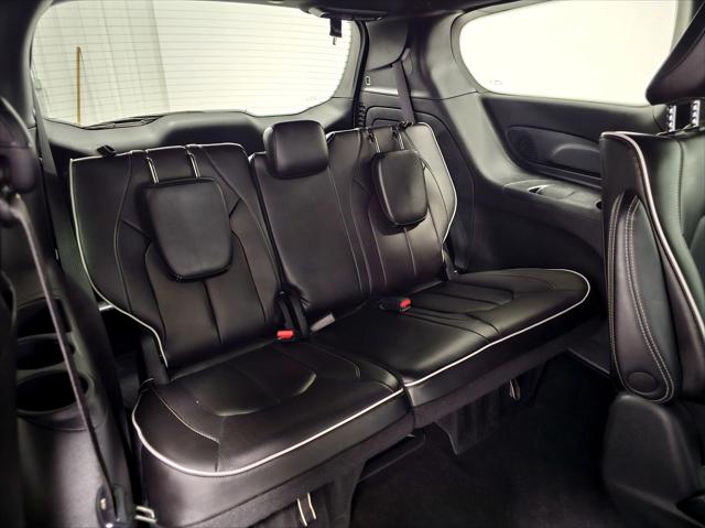 2022 Chrysler Pacifica Hybrid Limited