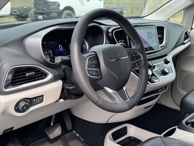 2022 Chrysler Pacifica Hybrid Touring L 2022 Chrysler Pacifica Hybrid Touring L