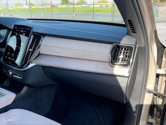 2026 Volvo XC90 Plug-In Hybrid Plus, T8 AWD, Electric/Gasoline, Bright, 7 Seats