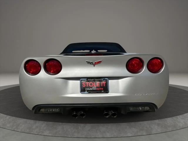 2005 Chevrolet Corvette Convertible 2D
