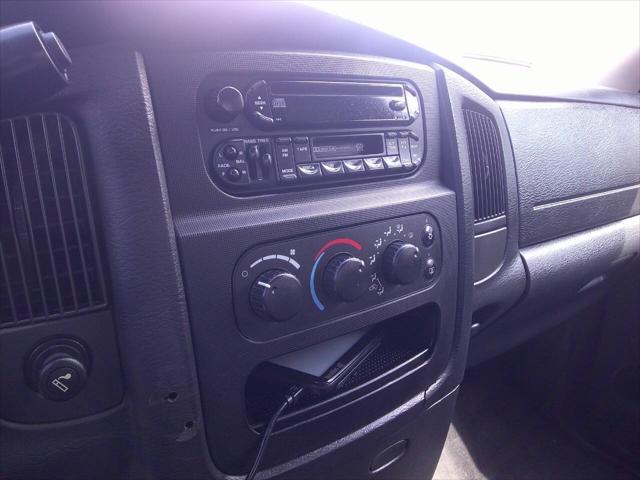 2004 Dodge Ram 3500 SLT/Laramie