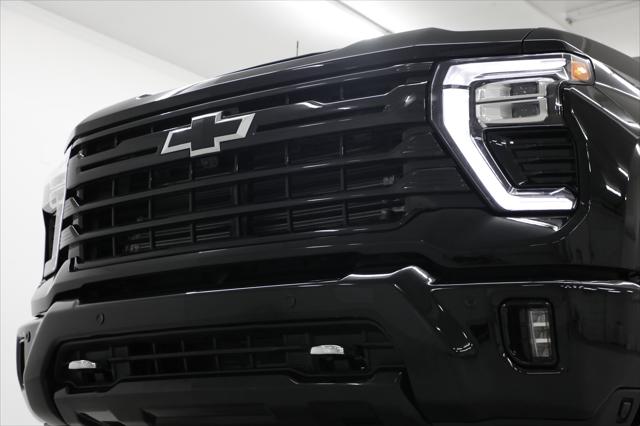 2026 Chevrolet Silverado 2500HD Crew Cab, Standard Bed, High Country, 4WD