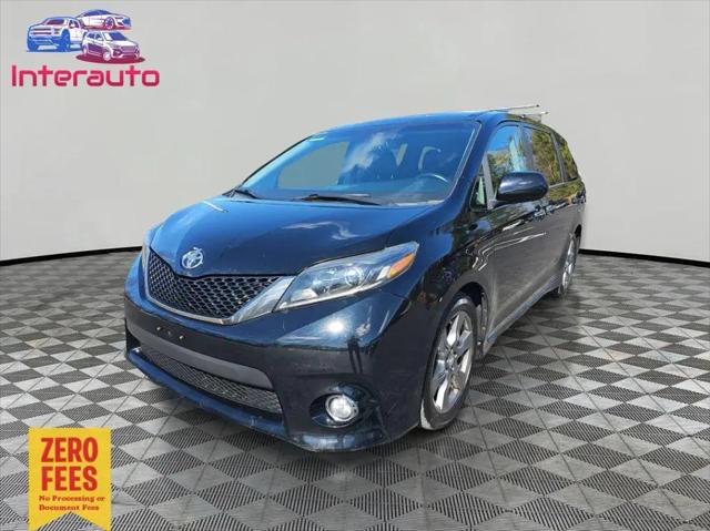 2017 Toyota Sienna SE 8 Passenger for sale in Plainville, MA
