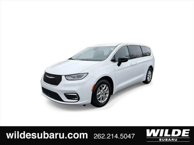 2024 Chrysler Pacifica Touring L for sale in Waukesha, WI